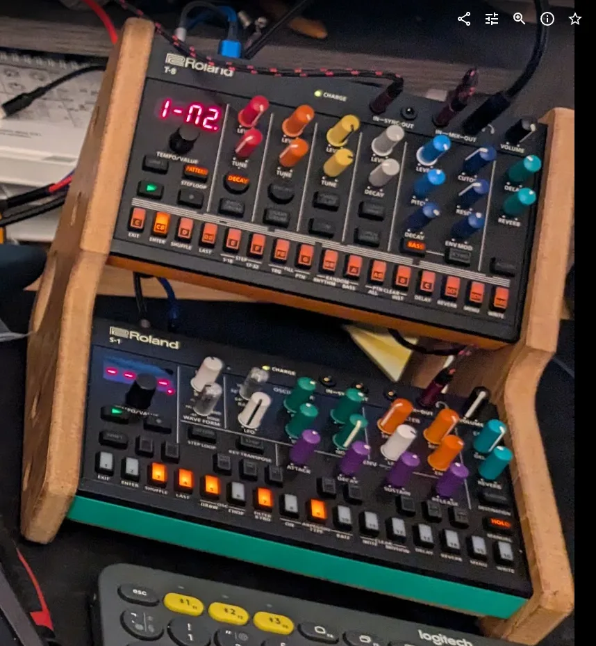 Synth Stands